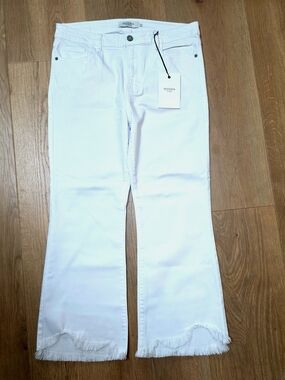 NWT Hidden cropped White Frayed Hem Kickflare Jeans